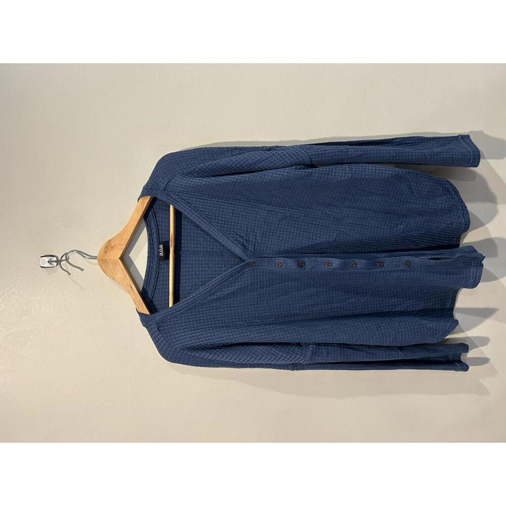 a.n.a A New Approach Women’s Blue Waffle Knit Button Front Top M